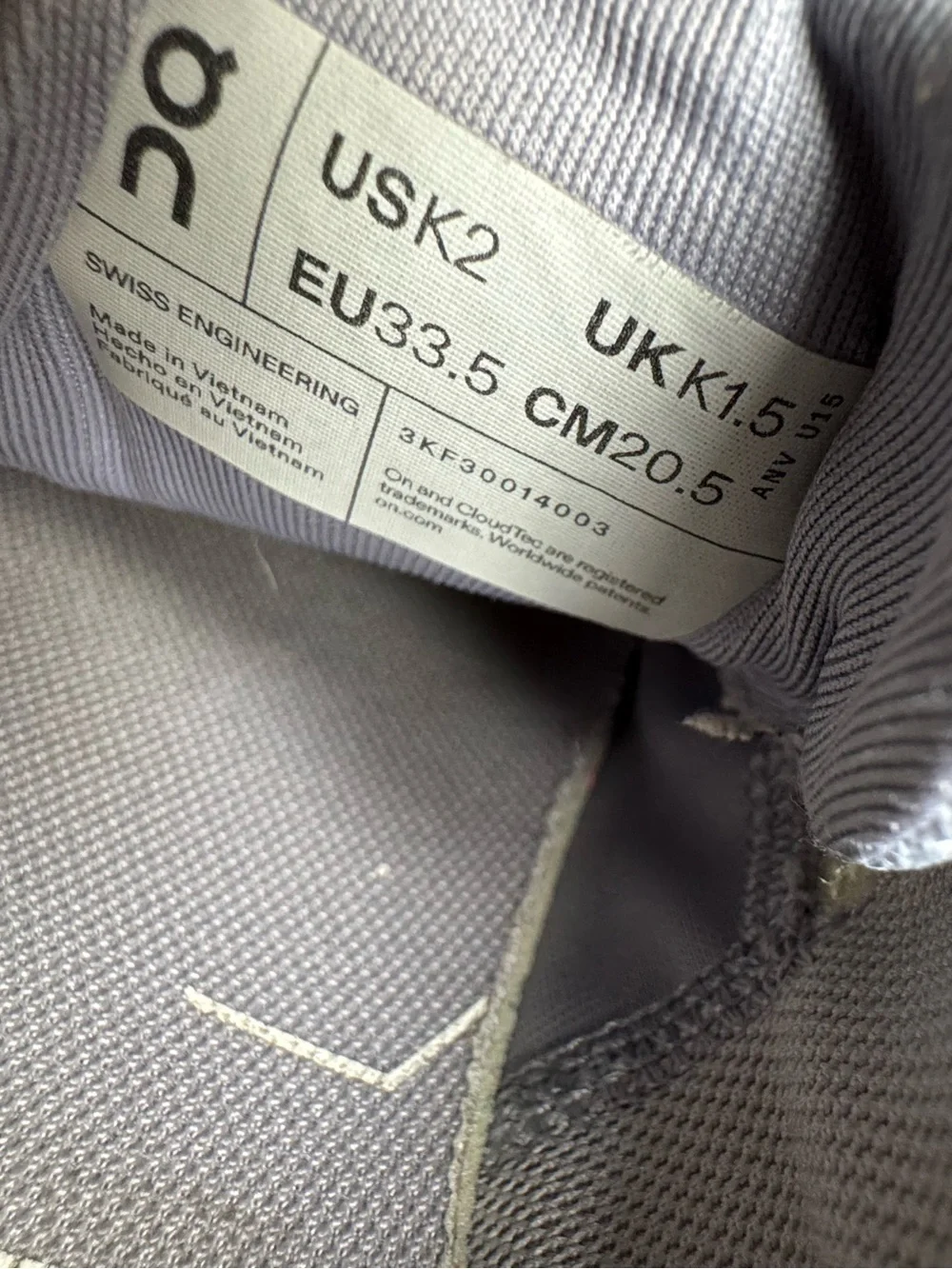 On Running midsole upper stains